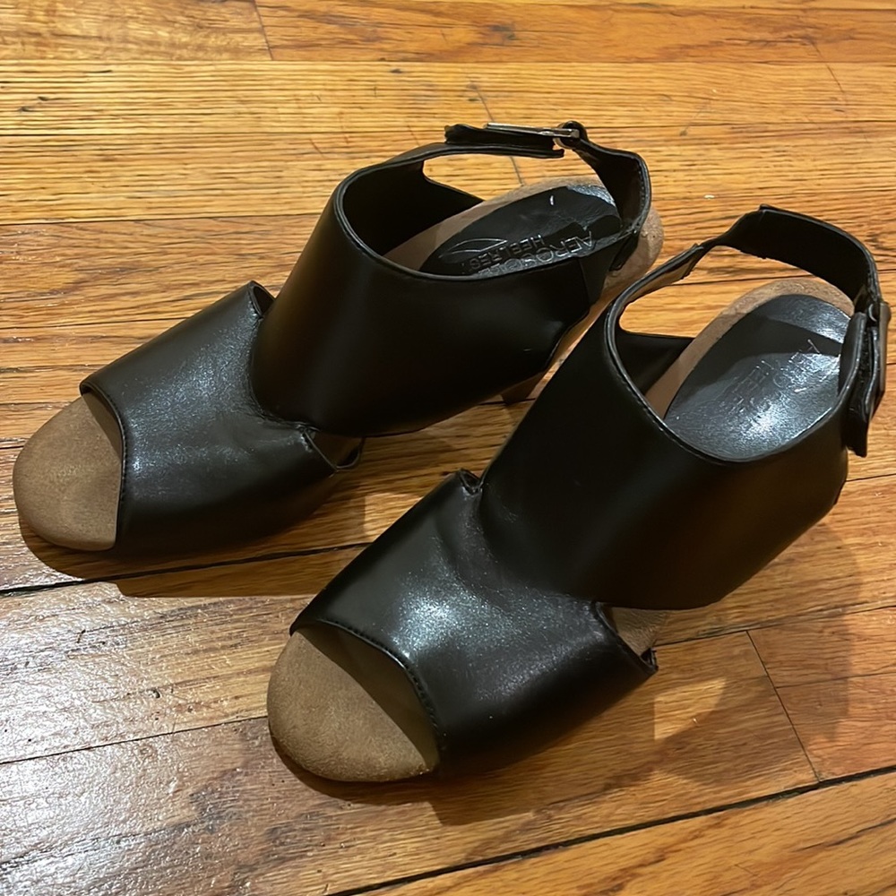 Aerosols Black Heels size 7.5